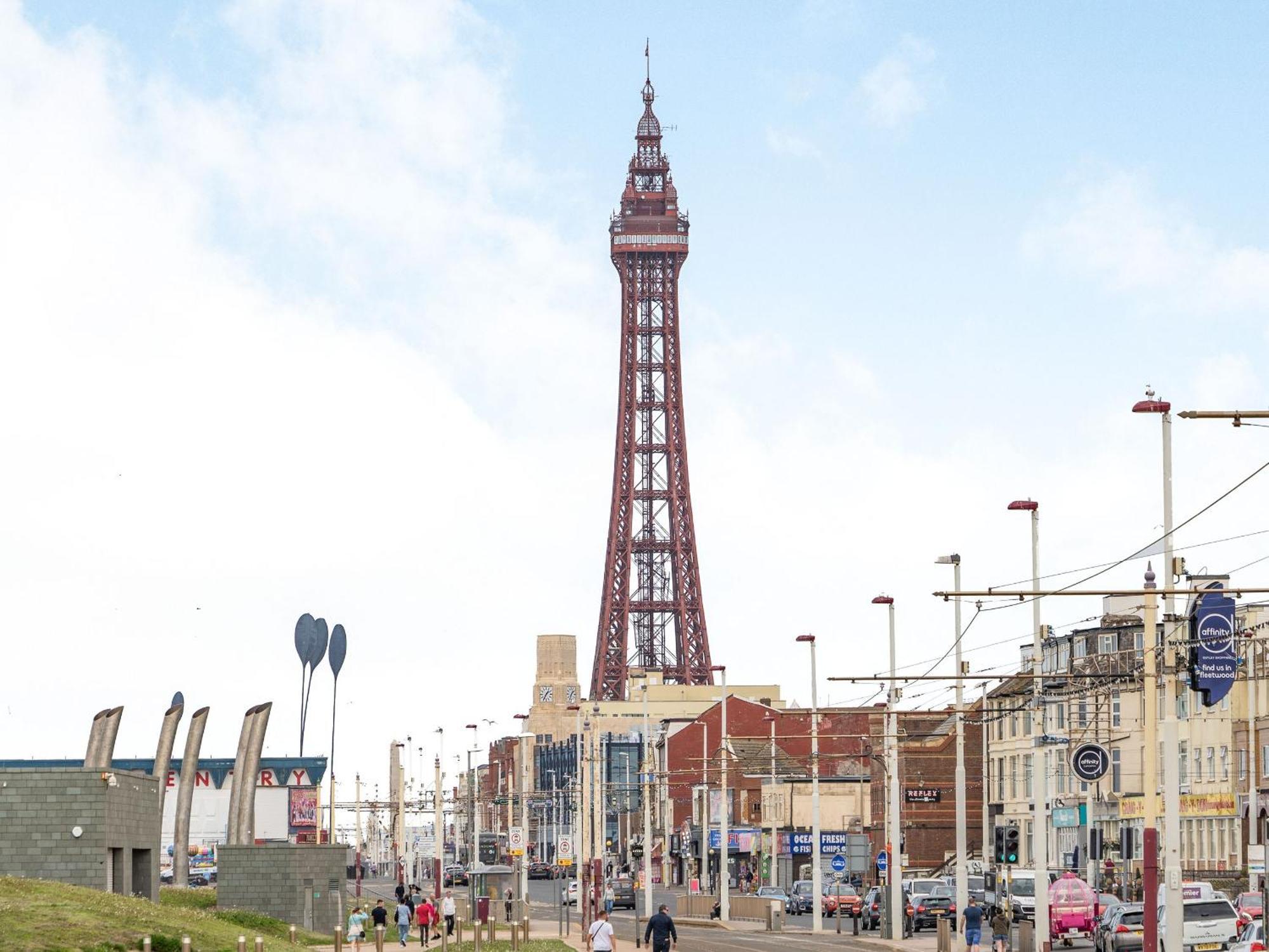 Sea View One - Uk36846 * Blackpool