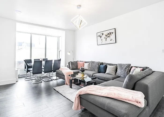 Sea View Apartment One - Uk36846
